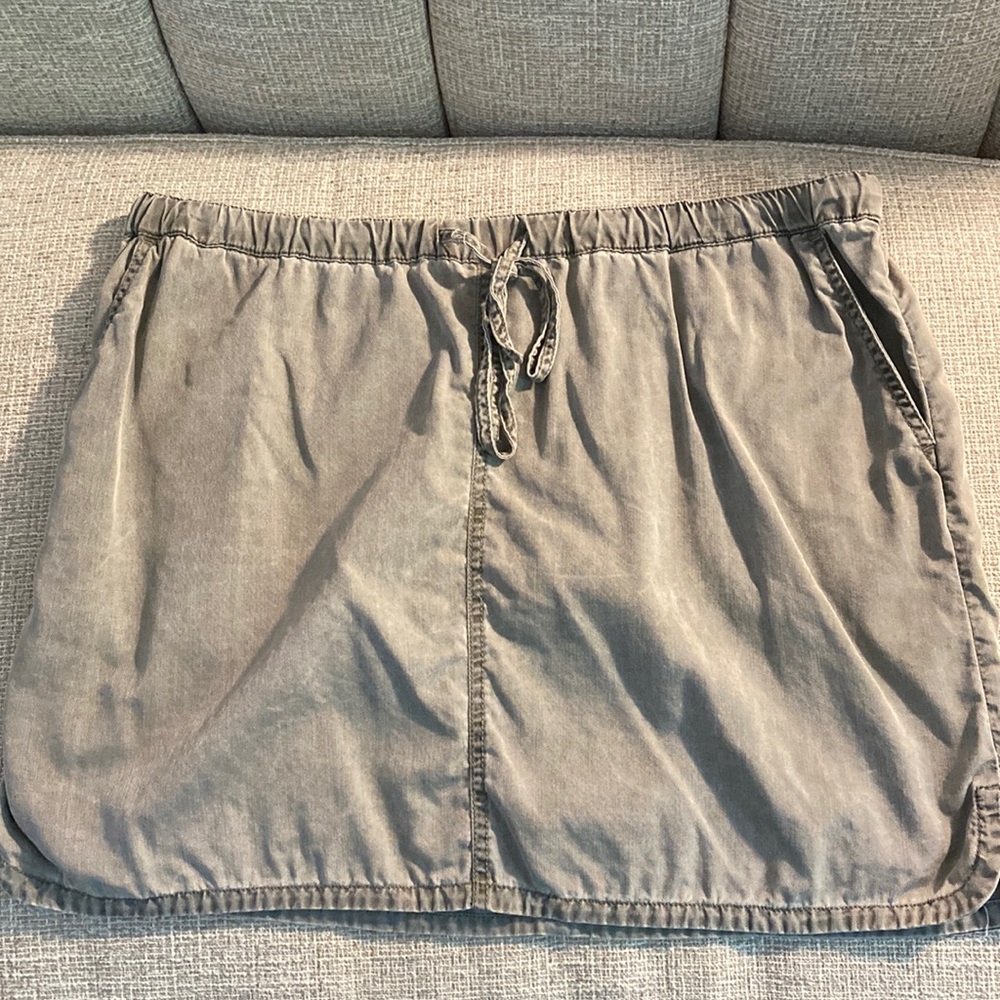 Caslon light green skirt size XL